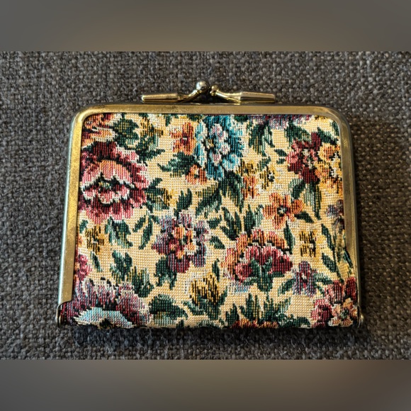 Vintage Floral Needle & Pin Holder Case • Cottagecore Classic Sewing Collectible - Picture 3 of 10